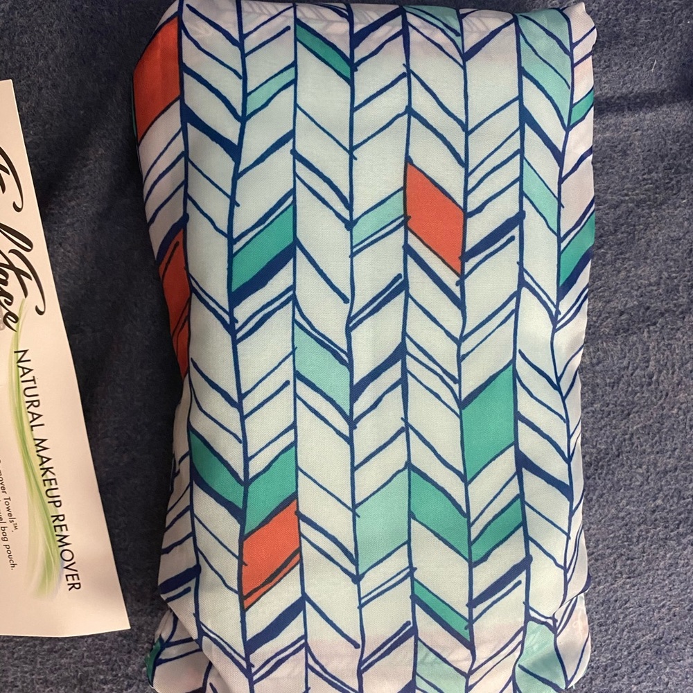 NEW FreshFace makeup remover towel by Campanelli
